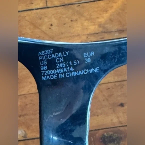 NWOB COACH Piccadilly Jelly Thong Iconic Embossed C Logo Flip Flop Sandals 9 - Picture 9 of 10